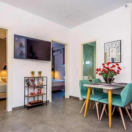 Avocado Offering Peace And Relaxation Villa