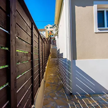 Avocado Offering Peace And Relaxation Villa *