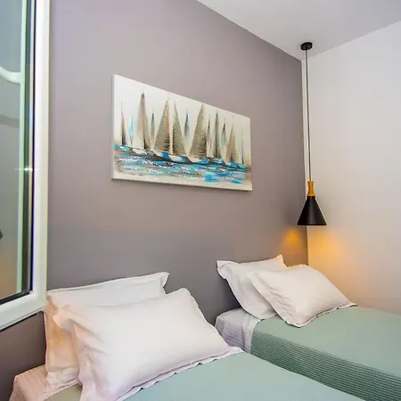 Avocado Offering Peace And Relaxation Villa